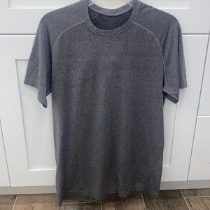 Lululemon Men’s Athletic Running Shirt Gray